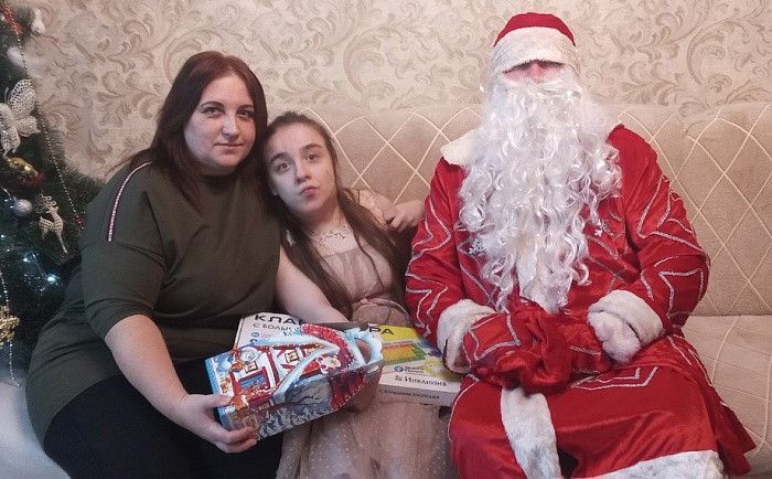 17-летней кировчанке подарили специальную клавиатуру с крупными клавишами