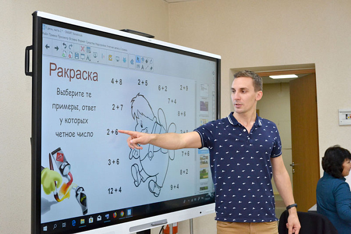 Педагогов Кировской области познакомили с возможностями новой техники
