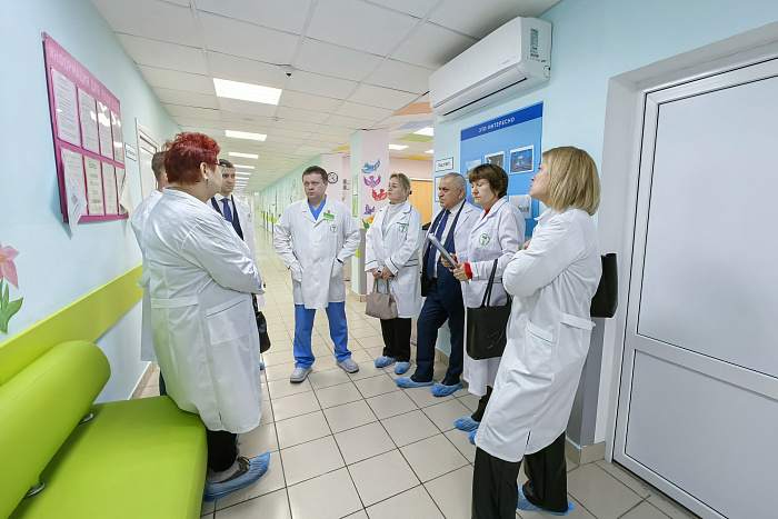 Общественники высоко оценили уровень условий для пациентов в Центре травматологии