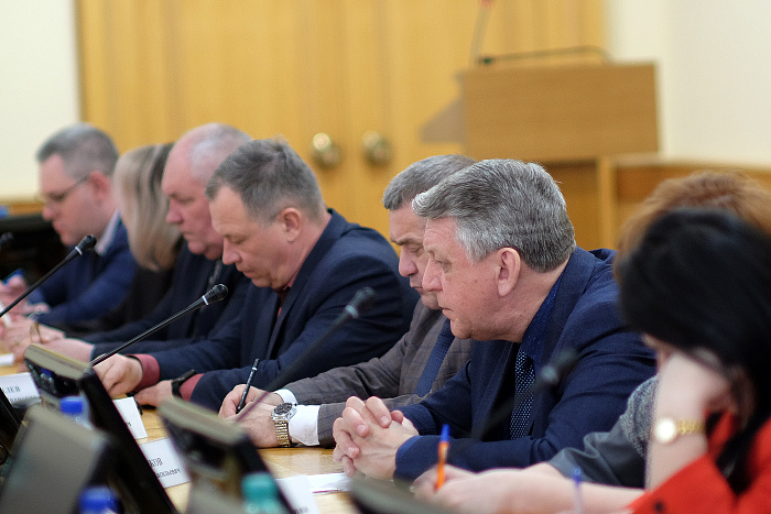 Александр Соколов обсудил с главами районов поступившие на прямую линию вопросы жителей 