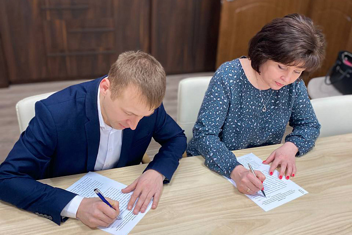 Министерство образования Кировской области и содружество выпускников детдомов подписали соглашение