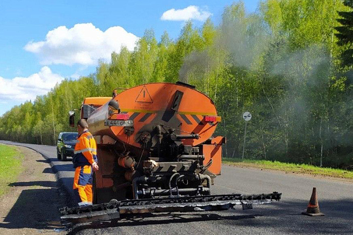 В Кировской области дорожные работы на региональной сети автодорог ведутся с опережением графика