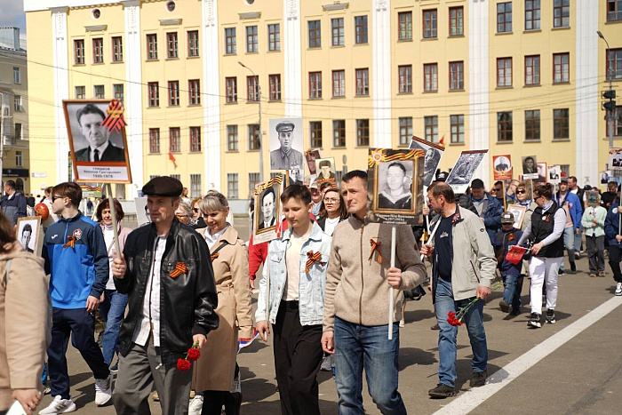 В Кирове прошла колонна «Бессмертного полка»