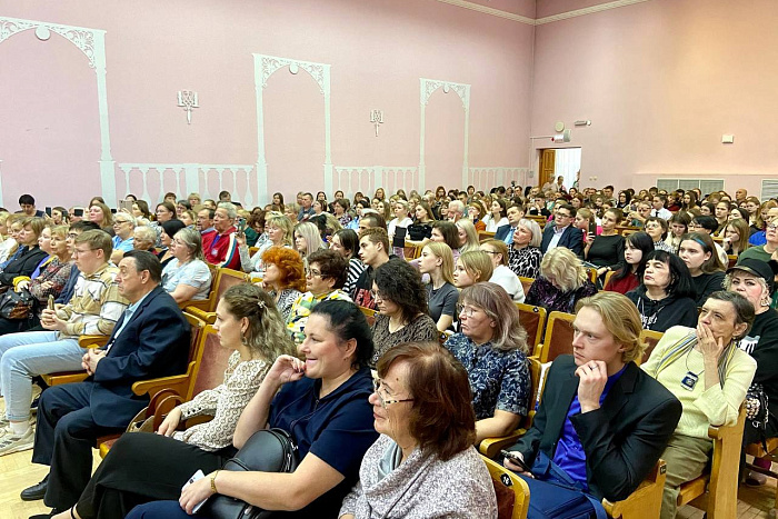 Любовь Казарновская провела мастер-класс для кировских студентов и преподавателей