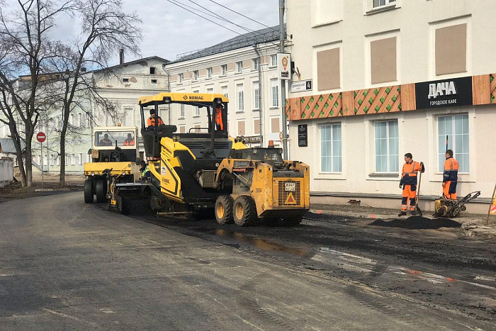 В Кирове активно ведутся дорожные работы в рамках нацпроекта БКАД