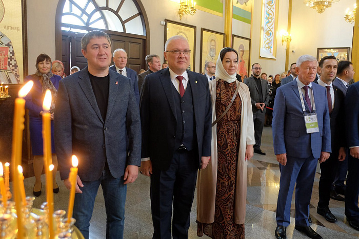 Управляющий делами Московской Патриархии провел литургию в честь празднования 650-летия Кирова