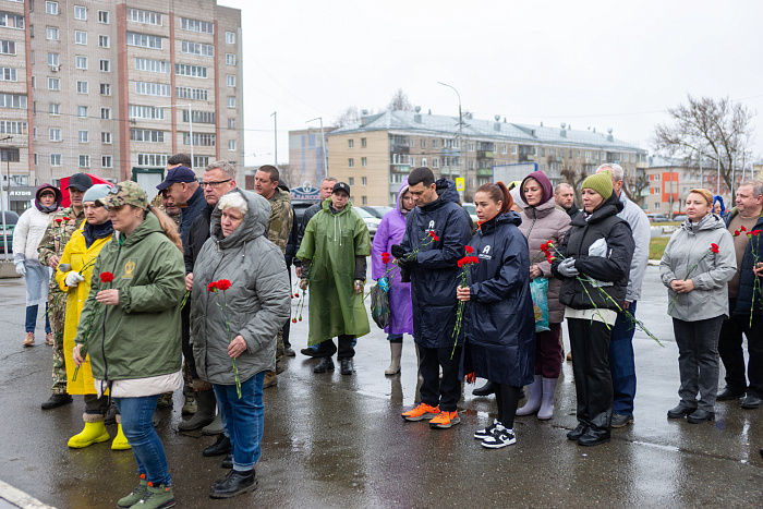 В Кирове на месте будущей Аллеи Славы прошел субботник