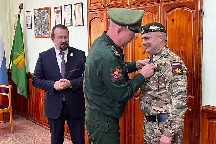 Ветерану СВО из Котельничского района вручили Орден Мужества