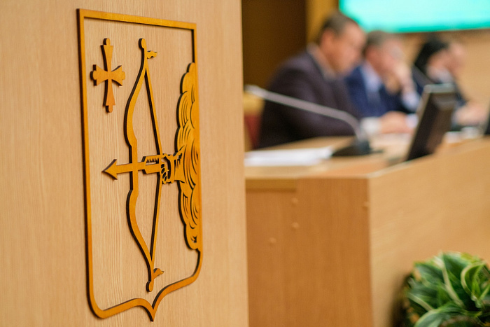 Законопроект губернатора Александра Соколова о выплатах за первенца депутаты рассмотрят 18 января