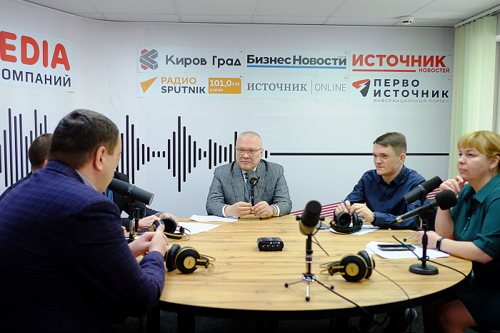 Александр Соколов: приоритет нужно отдавать местным кадрам