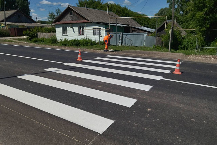 В Кировской области дорожную разметку обновляют на 2000 км дорог