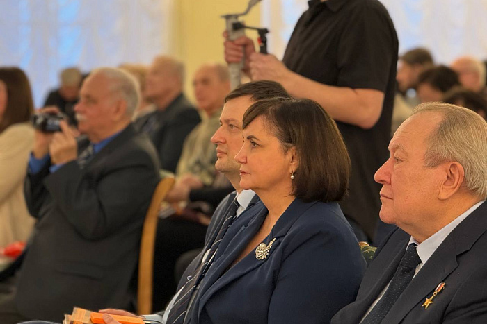 В библиотеке Герцена презентовали книгу о Почетном гражданине города Кирова Геннадии Кощееве