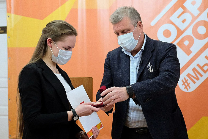 Игорь Васильев вручил награды участникам акции «Мы вместе»