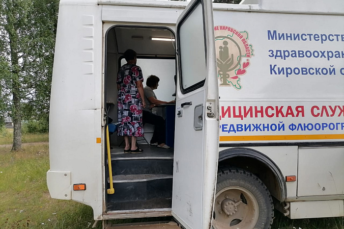 В поликлиниках Кировской области работает специальный транспорт для людей старшего поколения