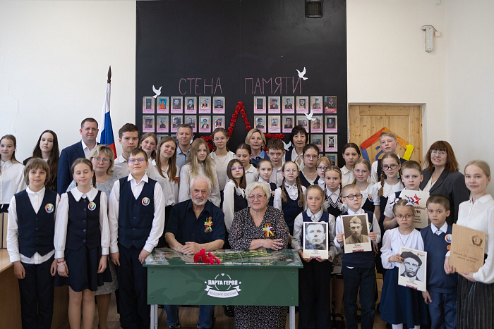 В Кирове в честь Овидия Любовикова открыли «Парту Героя»