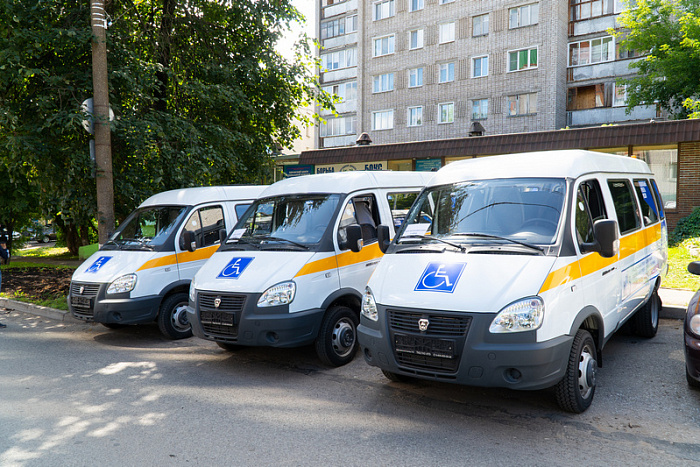В Кировскую область в рамках нацпроекта «Демография» поступили автомобили для перевозки маломобильных граждан