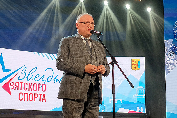 Александр Соколов поздравил звезд вятского спорта