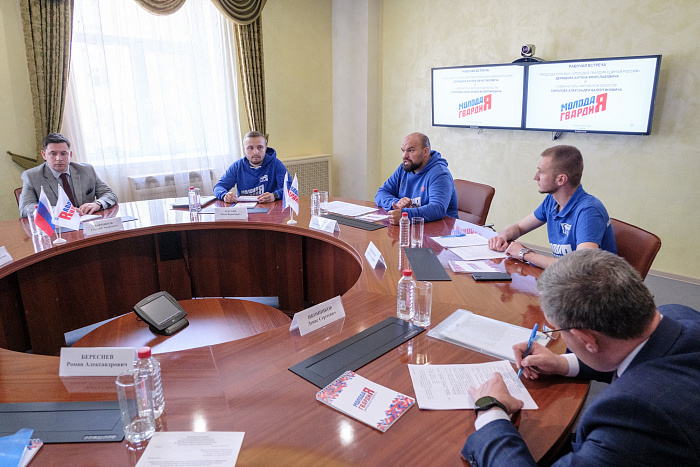В Кирове создадут Центр обучения волонтеров
