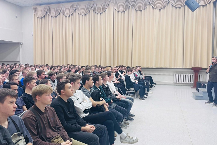 Руководитель Центра развития беспилотных систем рассказал кировским студентам о применении БПЛА