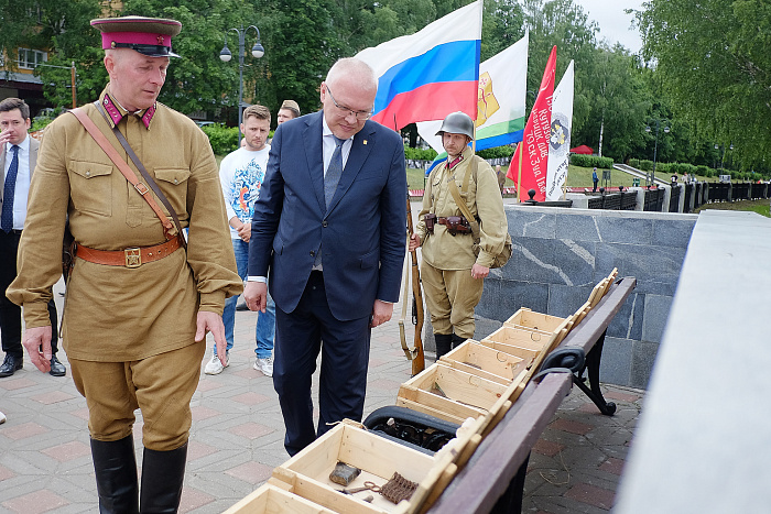 Кировчане зажгли свечи памяти на набережной Грина 
