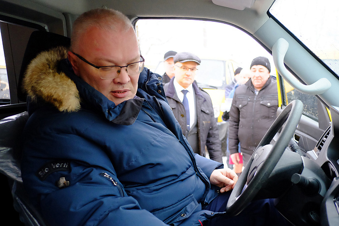48 школьных автобусов передано в районы Кировской области