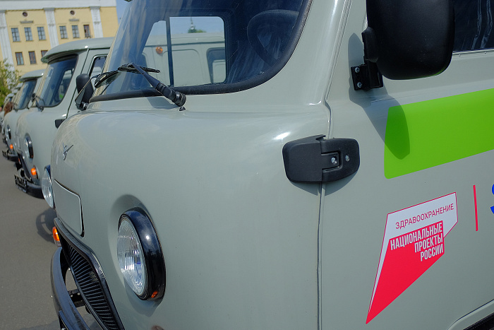 В районы Кировской области отправились еще 40 медицинских автомобилей 