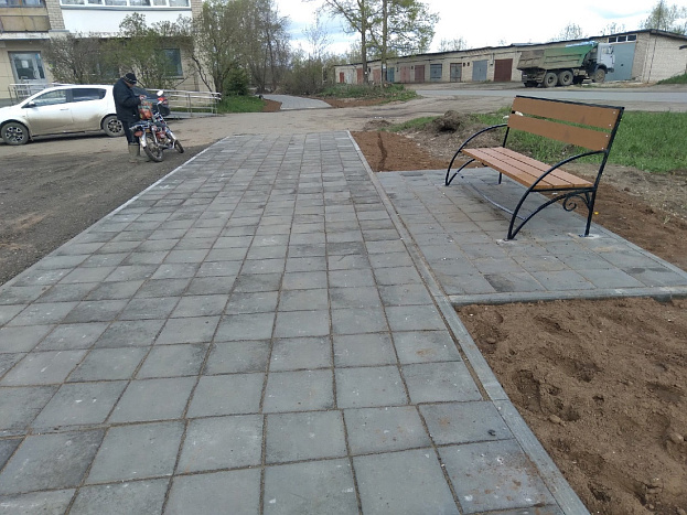 В Стрижах по нацпроекту благоустроили тротуары