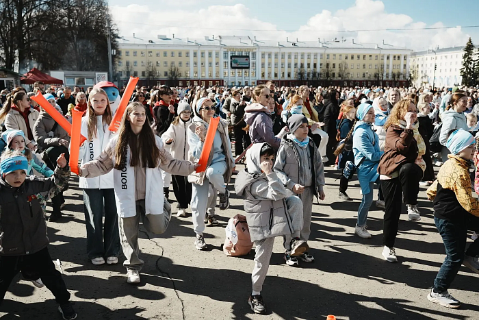 В Кирове День Весны и труда начали с массовой зарядки