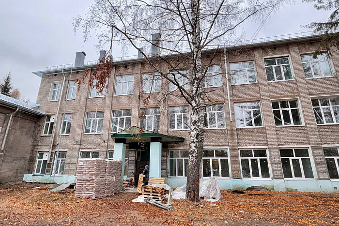 В школе города Котельнича продолжается капитальный ремонт