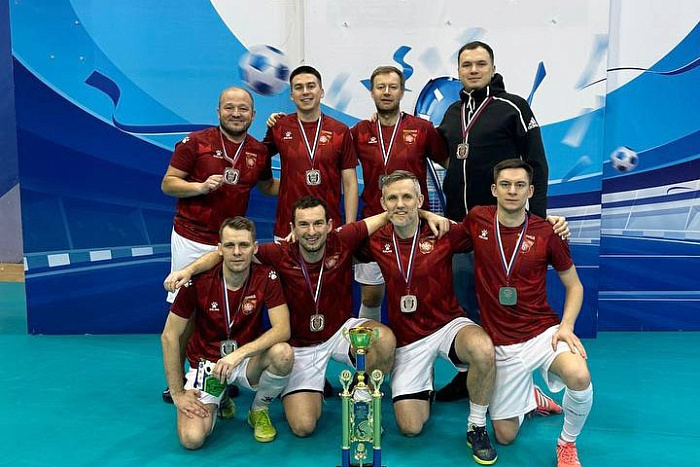 Кировская команда медиков выиграла серебро на чемпионате по мини-футболу 