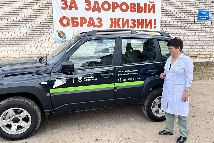 Врачу общей практики поселка Загарье вручили новый автомобиль 