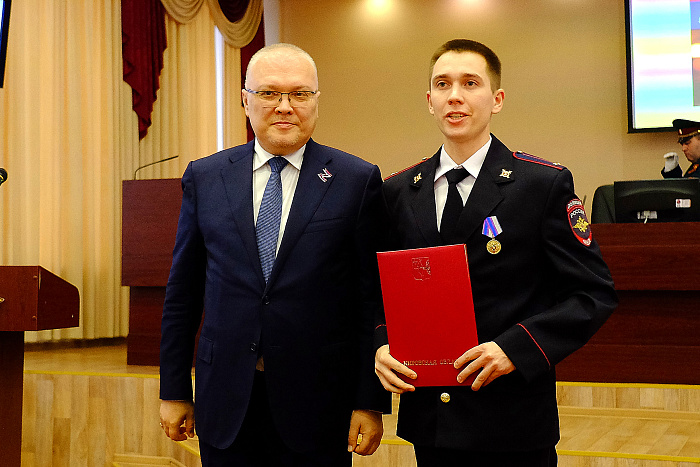 8 сотрудников УМВД получили благодарственные письма губернатора Кировской области