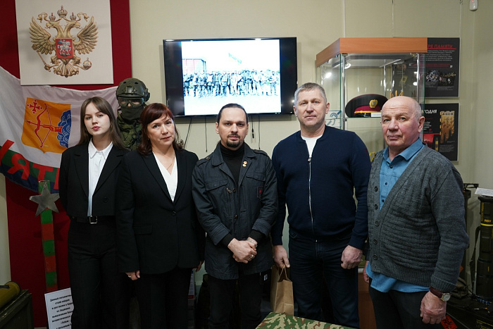 Бойцам СВО отправят созданные студентами открытки «Победа будет за нами»