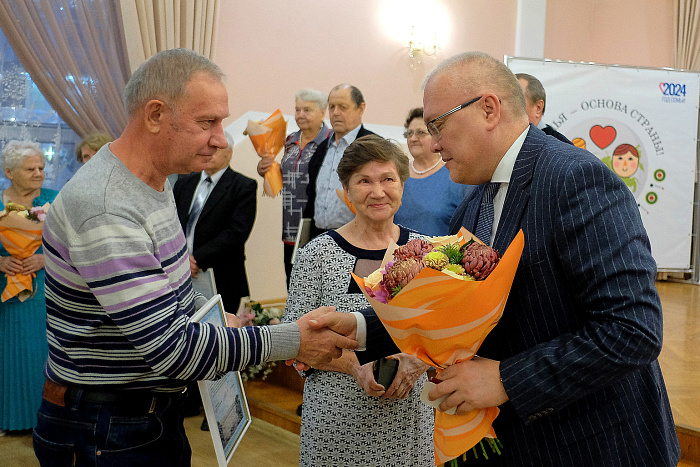 В Кирове чествовали юбиляров семейной жизни