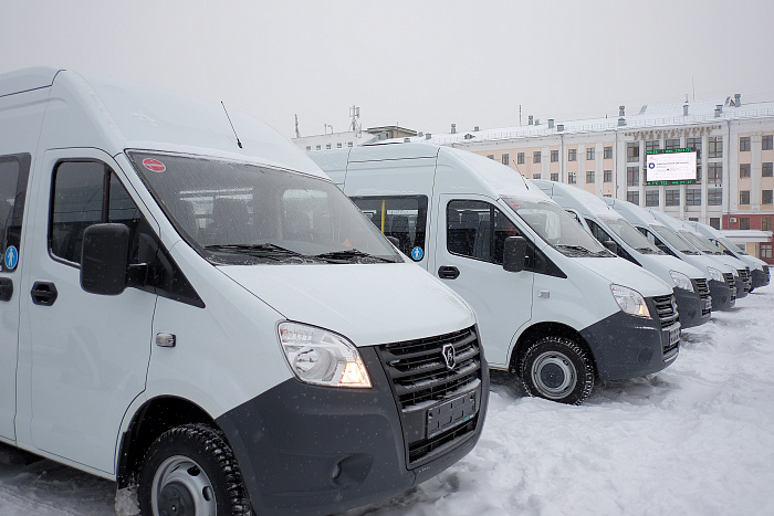 Районы Кировской области получили 13 новых автобусов