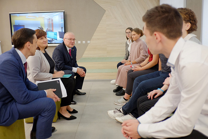Александр Соколов: мы гордимся, что выпускники школ выбирают Киров для продолжения своего образования