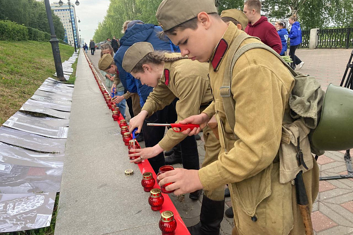 В Кирове зажгли 1418 свечей 