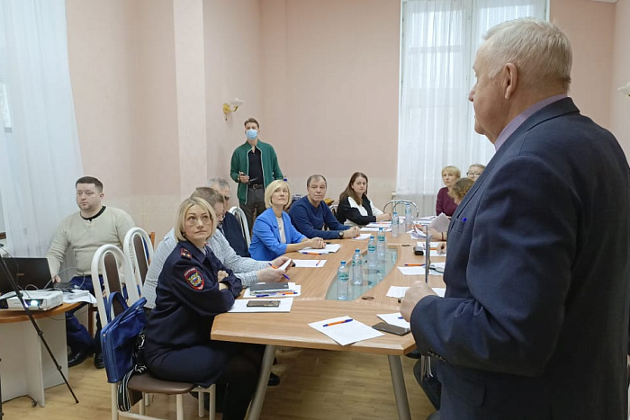 В Кирове прошел круглый стол по вопросам адаптации мигрантов
