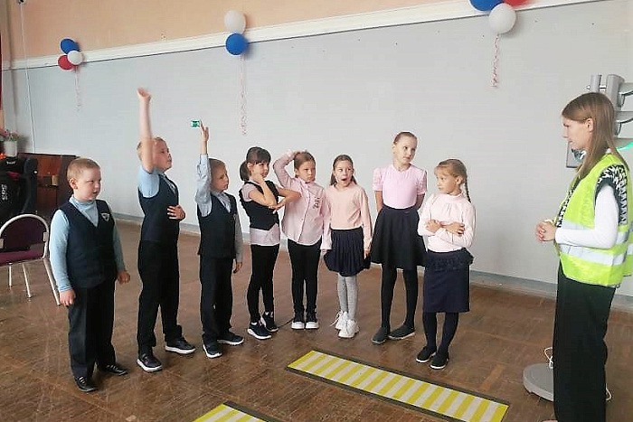 Юные инспекторы движения провели занятия «Лаборатории безопасности»