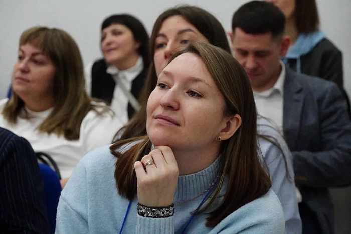 Педагоги и родители Кировской области обсудили вопросы партнерства семьи и школы