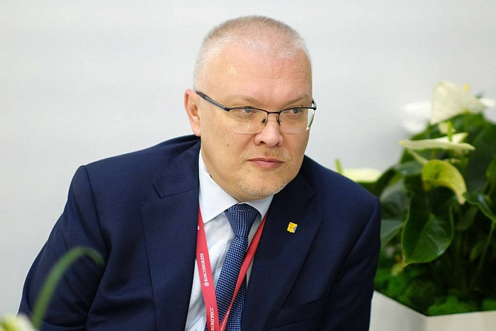 Губернатор Кировской области Александр Соколов рассказал о родителях, семье и семейных традициях