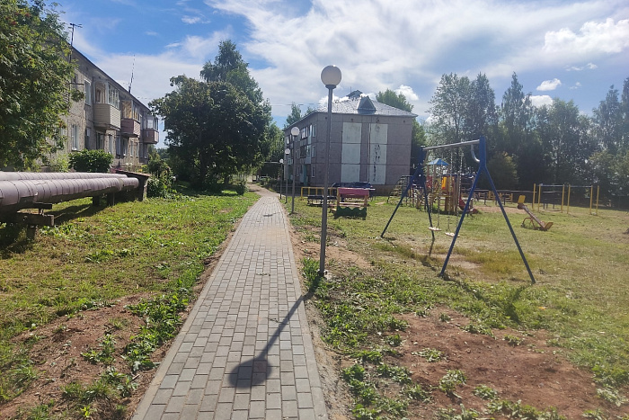 В Подгорцах в парке появилось уличное освещение