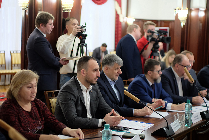 Депутаты Госдумы обсудили в Кирове межнациональные взаимоотношения