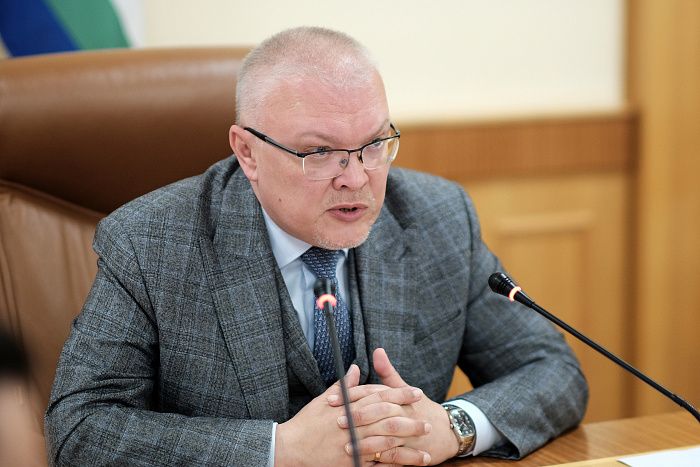Александр Соколов перечислит половину зарплаты за октябрь в фонд «За Вятку»
