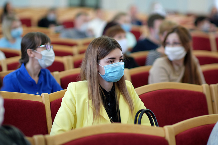 Участники программы «Служебное жильё» встретились с председателем правительства области