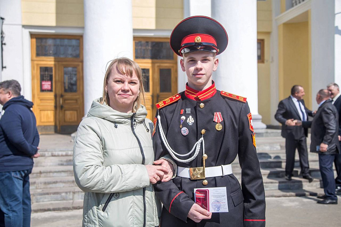 Кировский кадет спас человека из огня