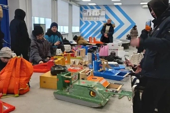 Школьники региона сразились в гонках на аэроглиссерах