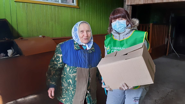 20 тысяч пожилых людей получили бесплатные продуктовые наборы