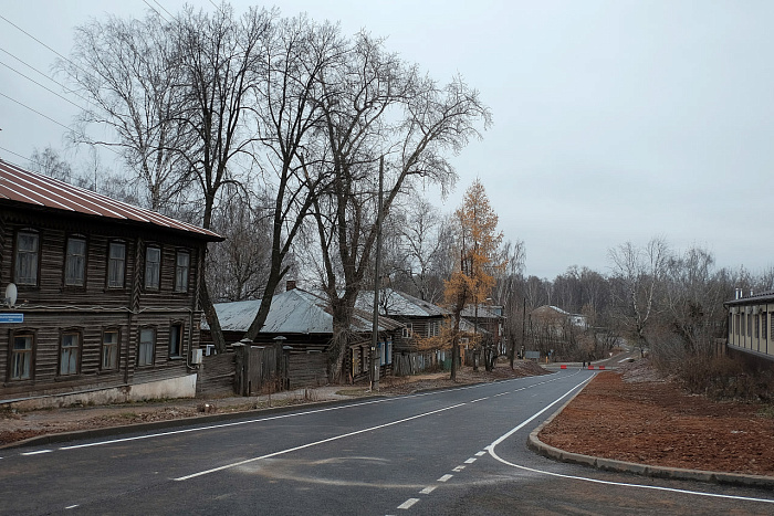 На улице Екатерининской в Слободском открыто движение автомобилей 