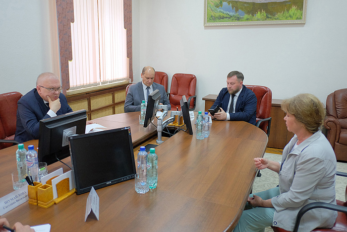 Жительнице Кирова помогут освободить участок для строительства дома